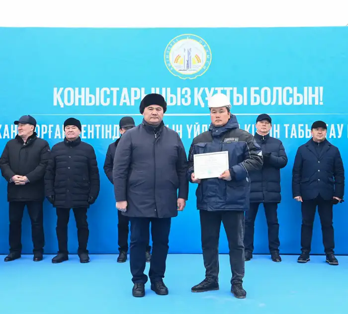 80 семей получили новое жилье в поселке Жанакорган (2)