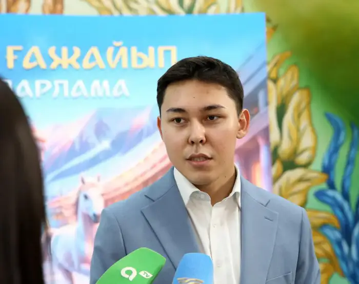 В Алматы новогодняя ёлка подарила праздник 400 воспитанникам соцучреждений (8)