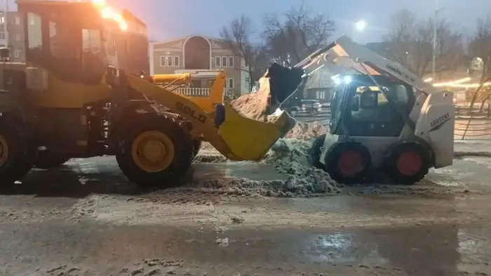 Астана: коммунальные службы работают круглосуточно Уральске