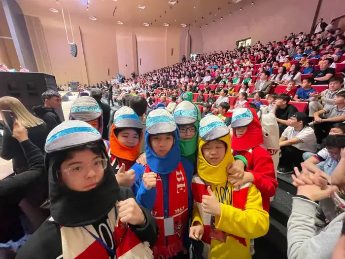 Школьники из Актобе обновили рекорд Казахстана на международных соревнованиях по робототехнике Уральске