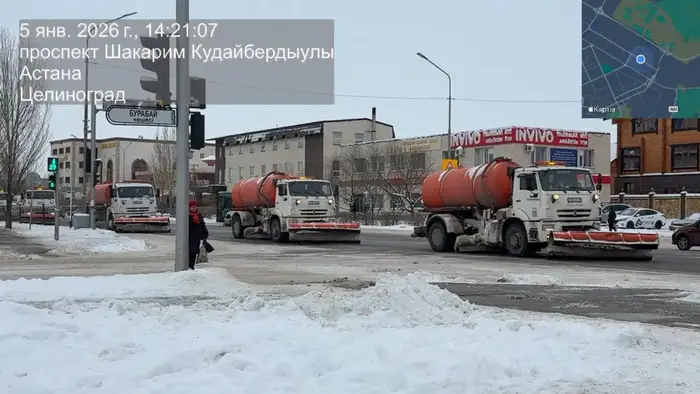 Свыше 3 тысяч рабочих и более 1800 единиц техники: в Астане продолжается круглосуточная очистка от снега (3)
