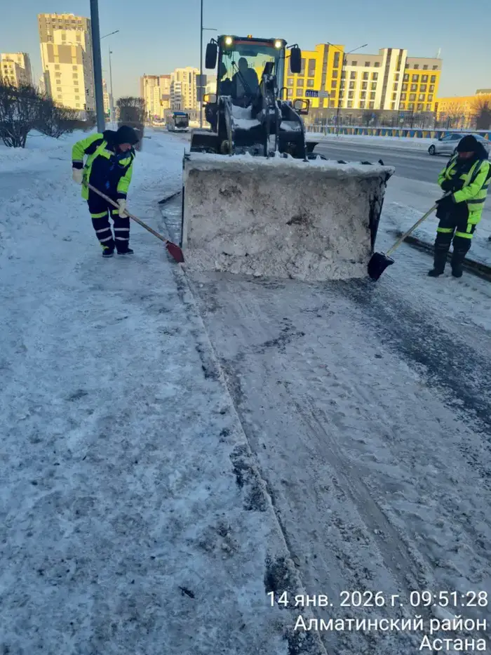Астана очищает свои улицы: снежные горы уступают 70 тысячам кубометров Уральске