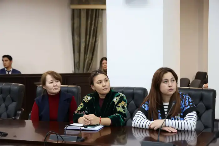 В рамках реализации программы правового всеобуча для сотрудников Аппарата Высшего Судебного Совета проведены очередные обучающие семинары, направленные на повышение профессионального уровня и правовой культуры государственных служащих (4)