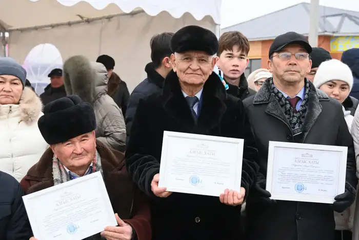 Жителям поселка Шиели вручили ключи от квартир в микрорайоне «Шугыла» (10)
