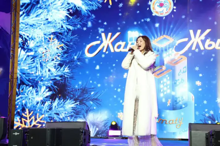 Туристы из Дубая отмечают доброжелательность казахстанцев на новогоднем шоу в Алматы Уральске