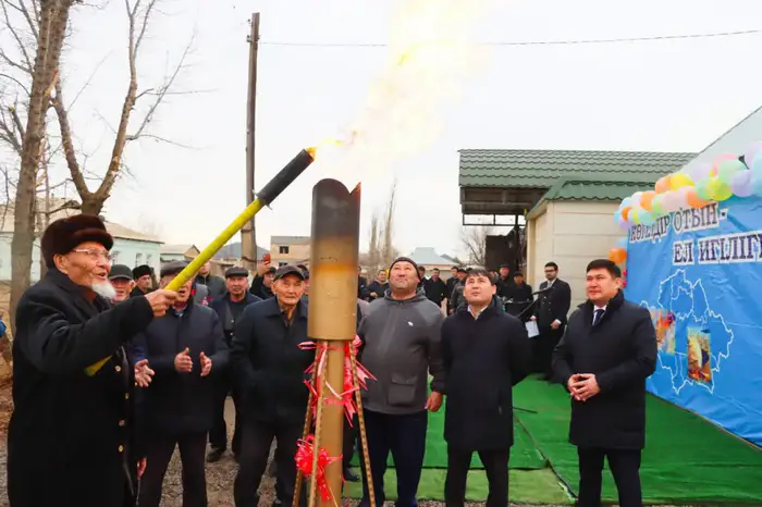 Введение системы природного газа в селе Сарыарық: шаг к улучшению качества жизни населения Уральске
