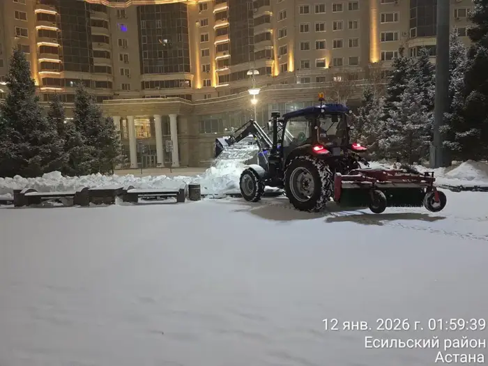 Снежный апокалипсис в Астане: работа дорожников продолжается Уральске