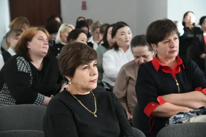 Обсуждение правовой грамотности среди родителей школьников в Астане: формирование гражданской позиции у молодежи Уральске