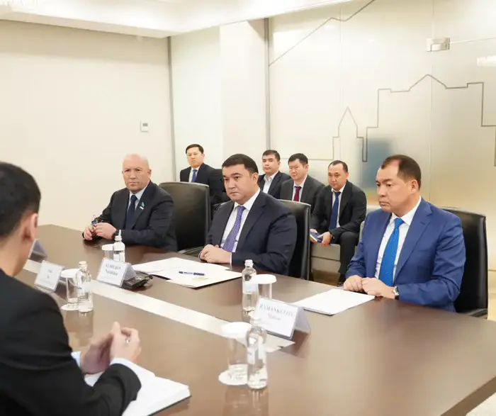 Переговоры по открытию завода спортивной одежды в Туркестане Уральске