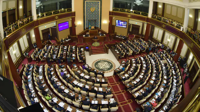 Новый Парламент Казахстана: Влияние изменений в Конституции на политическую стабильность страны Уральске