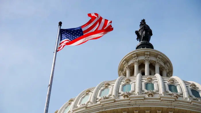 Сенат США ограничивает полномочия Трампа, что может снизить риск военного вмешательства в Венесуэле Уральске