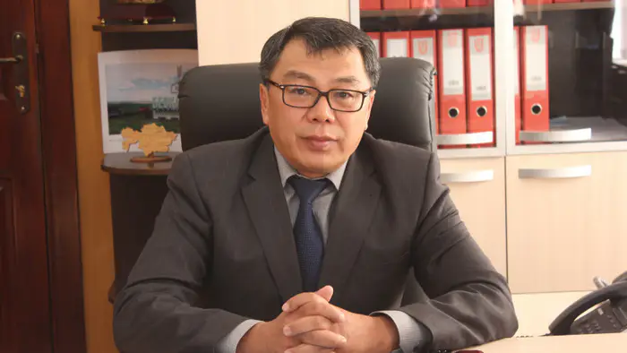 Скандал в Абайской области: экс-аким, осуждённый за взятку, стал почётным гражданином, депутаты Бескарагайского маслихата определились с кандидатами на 2025 год Уральске