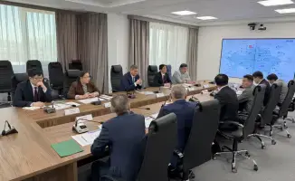 Министр науки встречается с делегацией Shengtai Biotech обсуждение подготовки специалистов для биоинженерного проекта