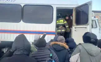 Спасатели Алматы вывели 242 человека из снега
