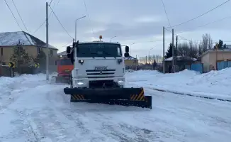 Вывоз снега из Астаны в зимнем сезоне 2.8 миллиона кубометров