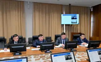 Аким области Абай проводит прием руководителей управлений для обсуждения отчетов и планов на 2025 год