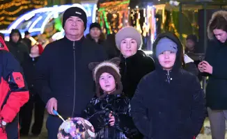Праздничное мероприятие в Семее собрало более 10 тысяч участников, укрепив дух единства в обществе