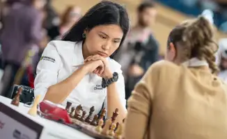 Бибисара Асаубаева завоевывает третий титул чемпионки мира и получает шанс на участие в турнире претендентов 2026 года