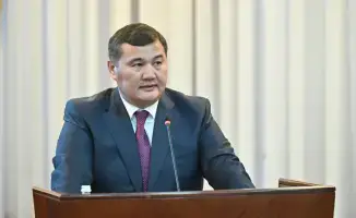 Встреча на перекрестке идей: Маулен Ашимбаев обсуждает будущее Кызылординской области с депутатами и общественностью