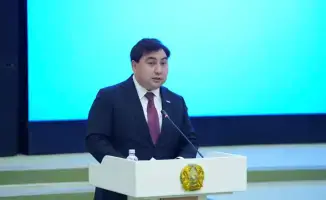 Казахстан начинает подготовку госслужащих к внедрению искусственного интеллекта в управление