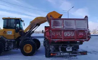 В Астане продолжается масштабная уборка снега с привлечением почти 2 тысяч единиц спецтехники
