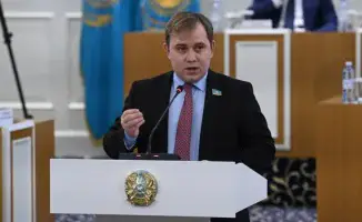 Поправки в Конституцию Казахстана: заседание Комиссии по изменениям в Основной закон