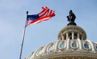 Сенат США ограничивает полномочия Трампа, что может снизить риск военного вмешательства в Венесуэле