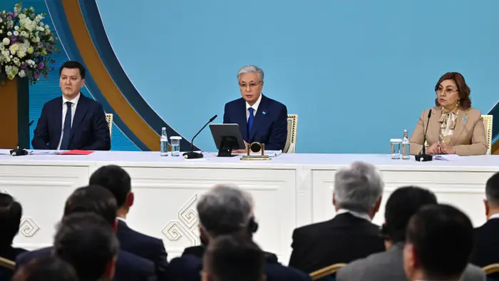 Президент Казахстана Касым-Жомарт Токаев на V заседании Национального курултая в Кызылорде выразил недовольство работой правительства и фонда 'Самрук-Казына', подчеркивая необходимость улучшения их деятельности. Уральске