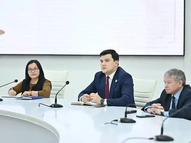Круглый стол в университете имени К. Жубанова: обсуждение конституционных реформ и идеи ученых Уральске