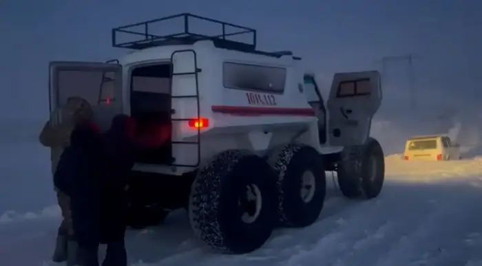 Снежные ловушки: спасатели вытащили из зимнего плена 87 человек за сутки Уральске