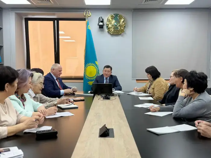 В Астане ветераны образования обсудили новую конституционную реформу (2)