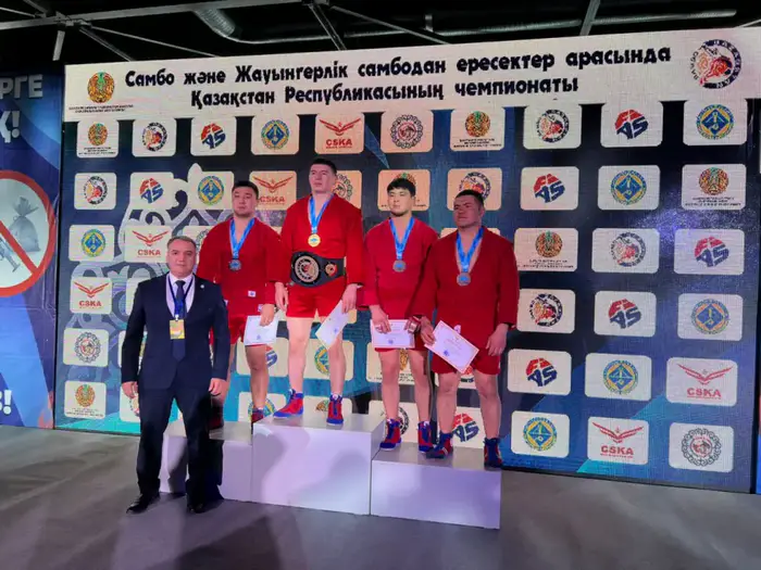 Гвардейцы на самбо: медальный дождь в Караганде Уральске