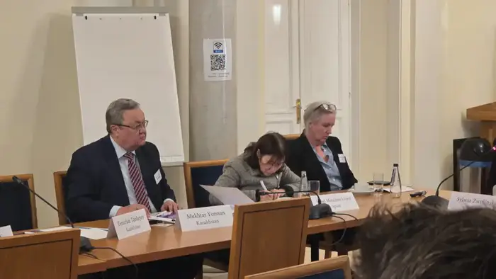 Заместитель председателя ЦИК РК представил проект Конституции Казахстана на международной платформе в Варшаве Уральске