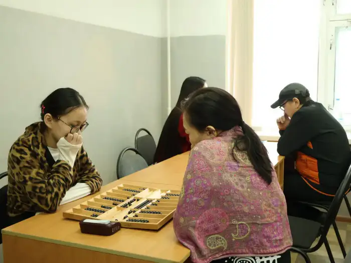 Областной чемпионат по тоғызқұмалақ в Усть-Каменогорске: популяризация культурного наследия через спортивные турниры Уральске