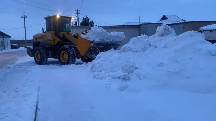 Уборка снега в Астане более 30 тысяч кубометров вывезли за ночь Уральске