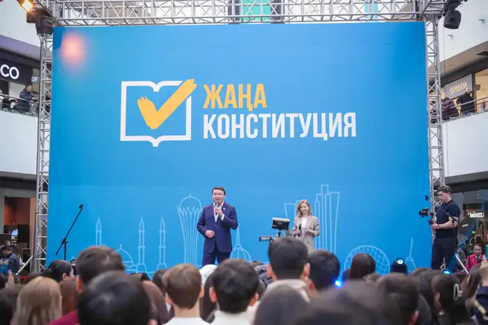 Более 10 тысяч человек приняли участие в молодежном концерте в поддержку референдума в Астане (2)