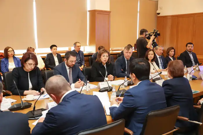 Поручение Президента: основные направления развития страхового сектора обсудили на круглом столе (2)