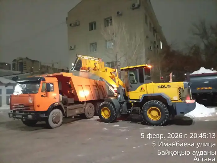 Астана под ледяным покрывалом: спасатели призывают к осторожности в условиях зимнего шторма Уральске