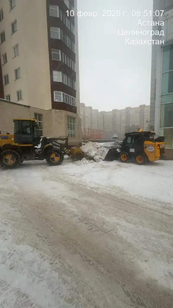Почти 2 000 единиц спецтехники задействовано в снегоуборочных работах в Астане (4)