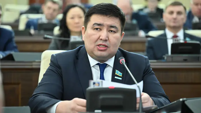 Досрочное прекращение полномочий Елнура Бейсенбаева: депутаты Мажилиса единогласно проголосовали Уральске