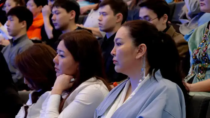 В Астане прошло специальное мероприятие, посвященное Всемирному дню неправительственных организаций (6)