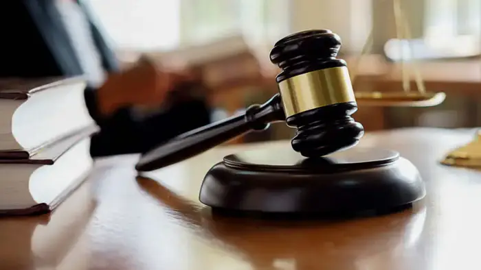 Суд в Алматы осудил мужчину за сталкинг: 100 часов общественных работ и штраф Уральске
