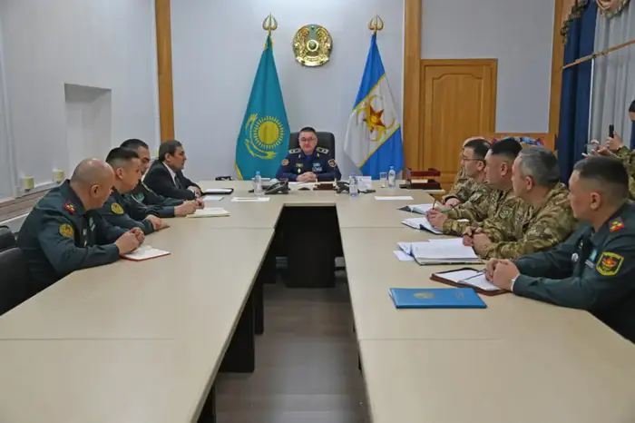 Дисциплина и быт: замминистра проверил войсковые части Карагандинского гарнизона (7)
