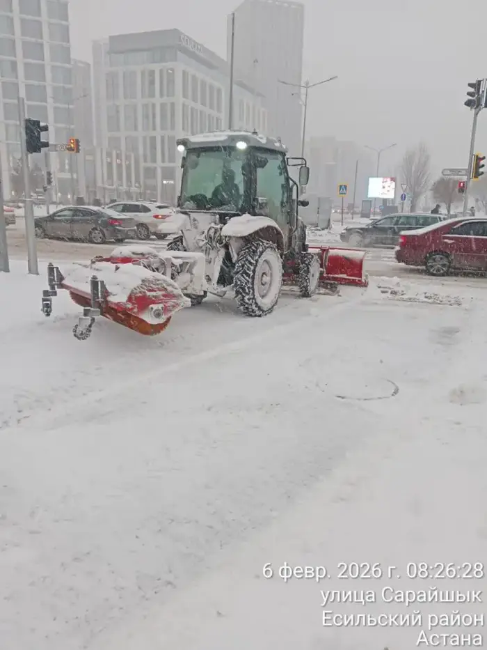 Астана mobilizes over 3,000 workers and 1,700 units of equipment for ongoing snow removal amid severe winter weather. Уральске