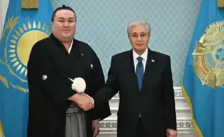 Президент Казахстана встретился с борцом сумо Ерсином