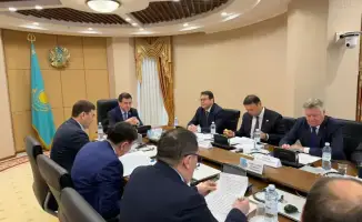 Сенат Казахстана обсуждает реализацию антикоррупционной политики и новые меры цифровизации
