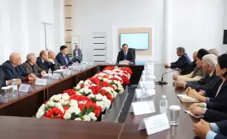 Обсуждение новой Конституции Казахстана: Ербол Карашукеев встречается с творческой интеллигенцией Меркенского района