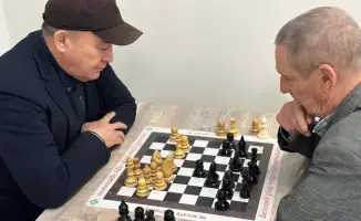 Турнир по шашкам для пенсионеров в Астане