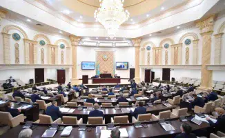 Парламент Казахстана продолжит работу до 1 июля, сообщает спикер Сената Маулен Ашимбаев