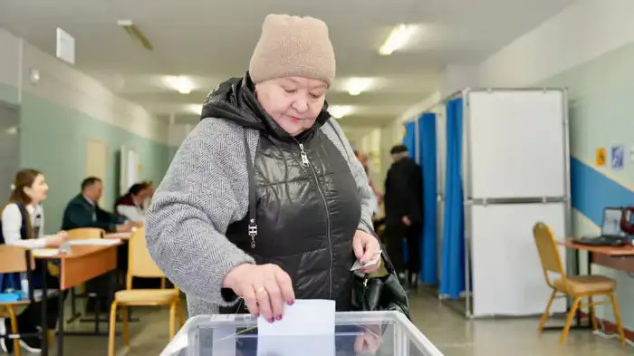 Аким ВКО сделал свой выбор на референдуме (10)